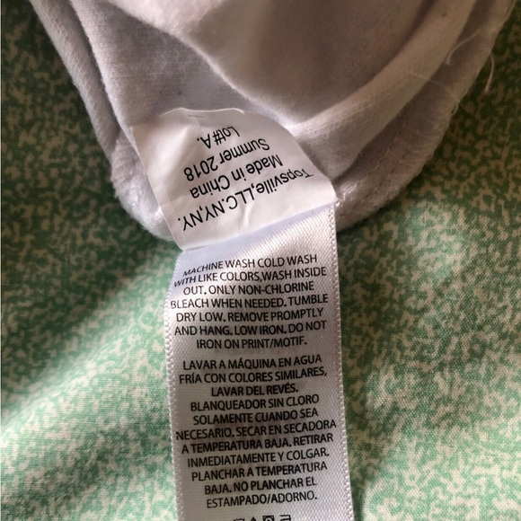 2 Pk Bodysuits “NB “Little Sister” On One And “Stop Texting And Just Feed Me” - Picture 4 of 4